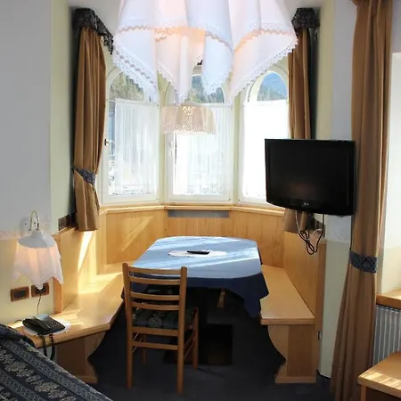 Hotel Rosalpina 3*